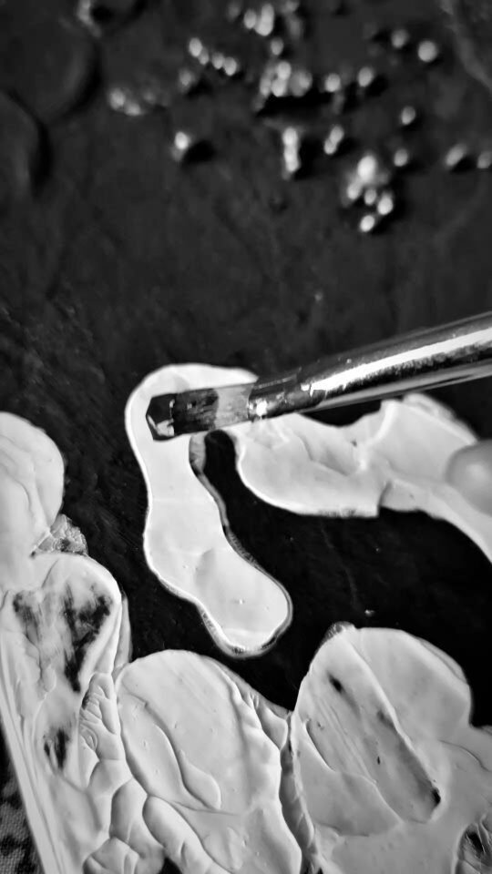 Instagram post from artbymahum. This post is in position 11.